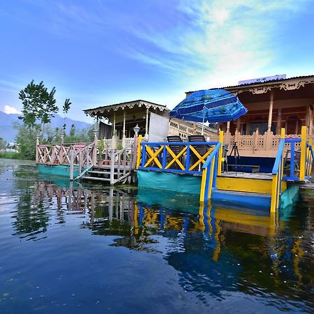 فندق جولدن جروب أوف هاوسبوتس Srīnagar المظهر الخارجي الصورة