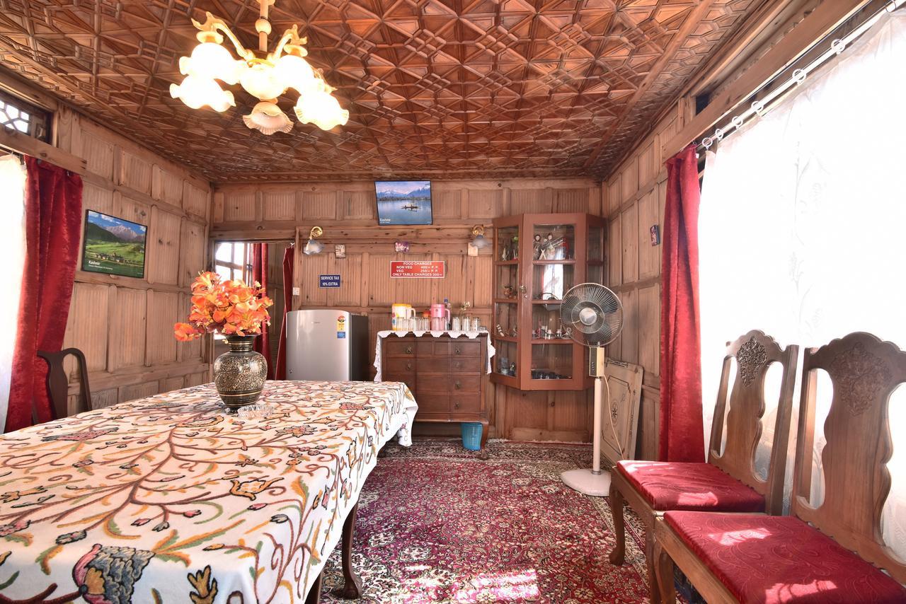 فندق جولدن جروب أوف هاوسبوتس Srīnagar المظهر الخارجي الصورة